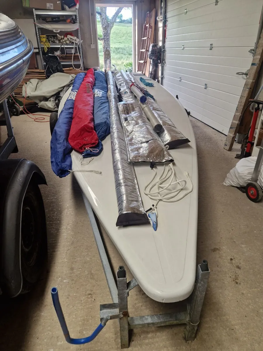 Laser sailing dinghy - Image 3