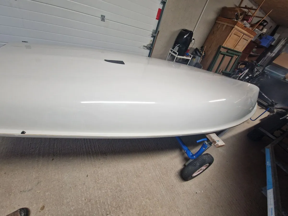 Laser sailing dinghy - Image 4
