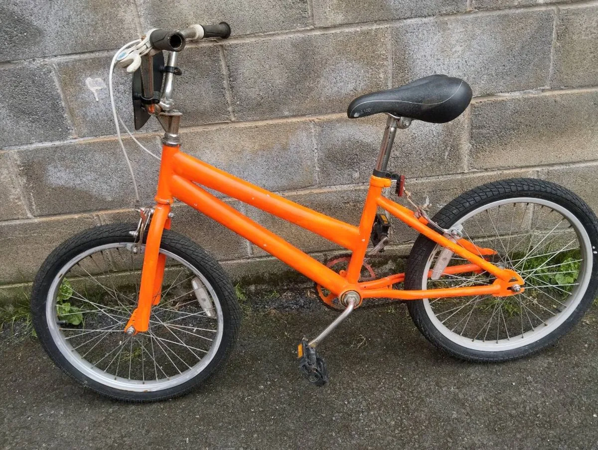 Girls 20inch bike - Image 2