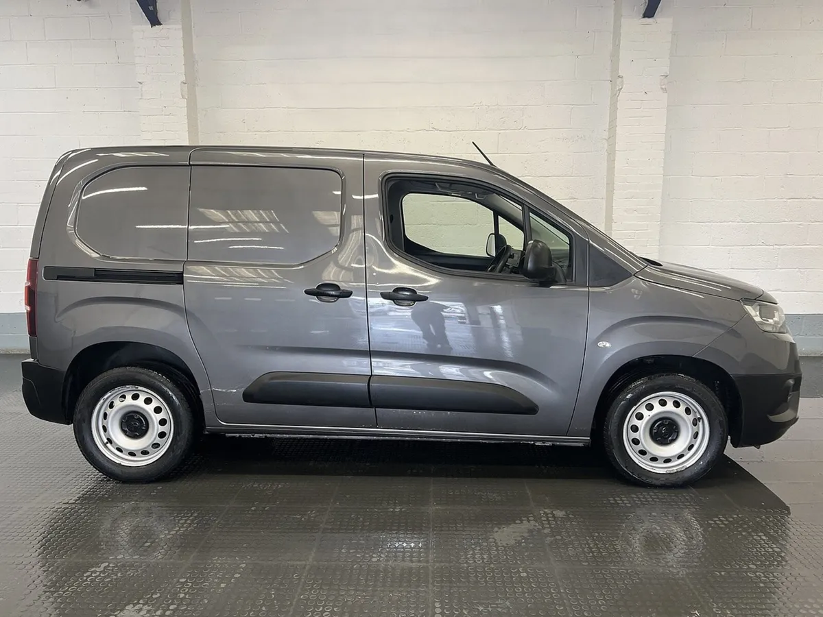 2022 Toyota Proace City Panel Van - Image 1