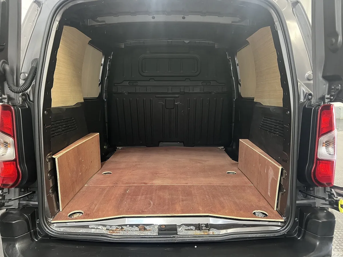 2022 Toyota Proace City Panel Van - Image 2