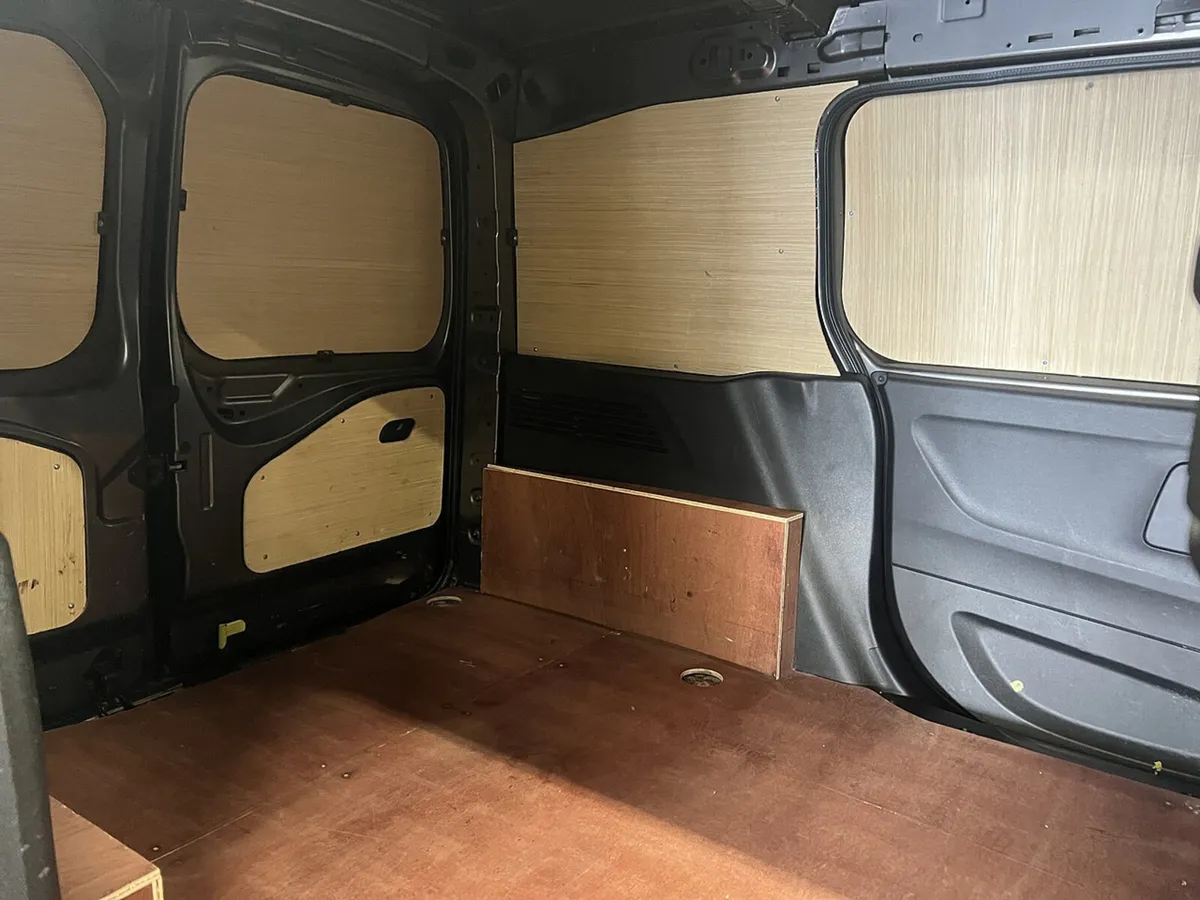 2022 Toyota Proace City Panel Van - Image 4