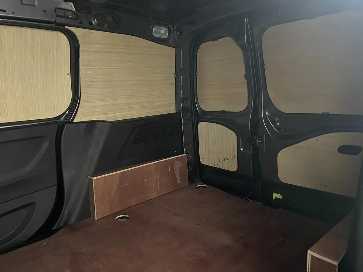 2022 Toyota Proace City Panel Van - Image 3
