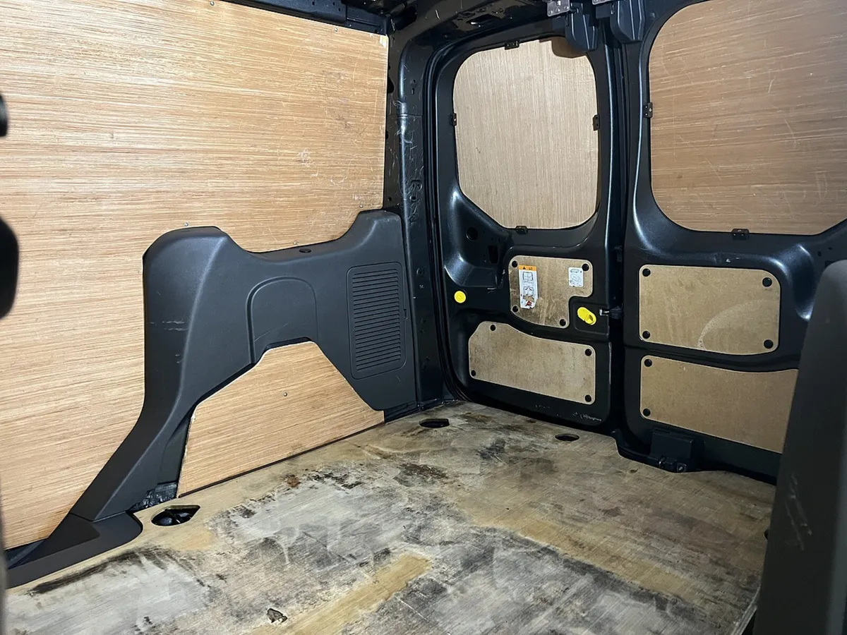 2023 Ford Transit Connect Panel Van - Image 3