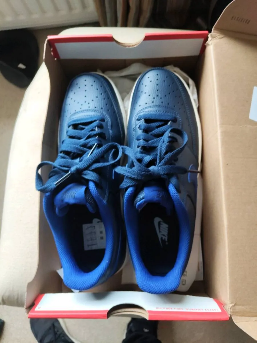 Nike court vision trainers size 7 - Image 1