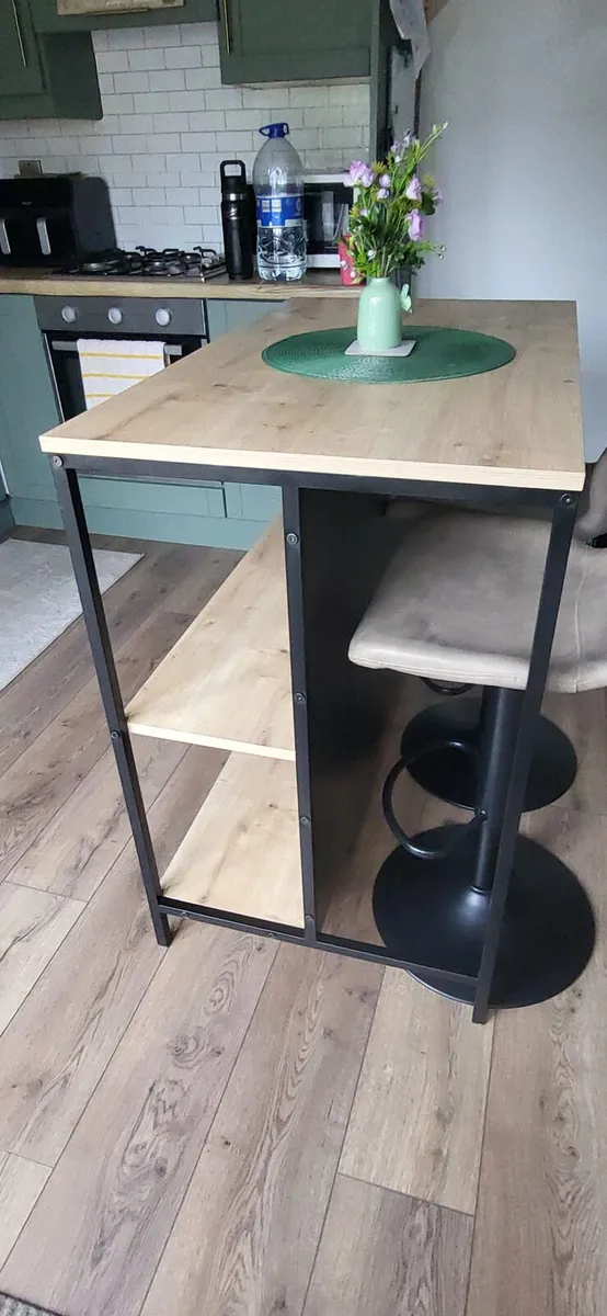 Breakfast bar with Stools - Image 2