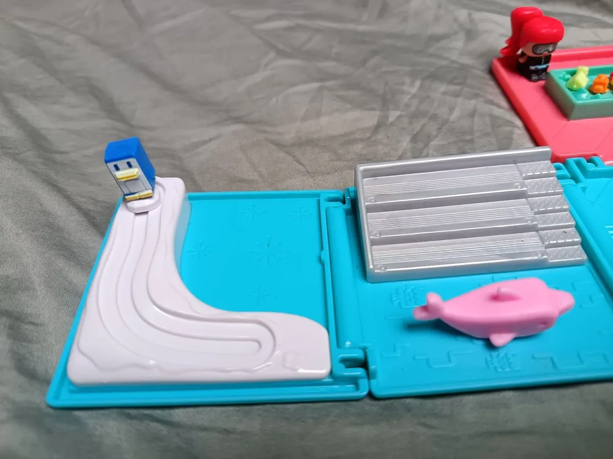 My Mini Mixieq's aquarium play set - Image 2