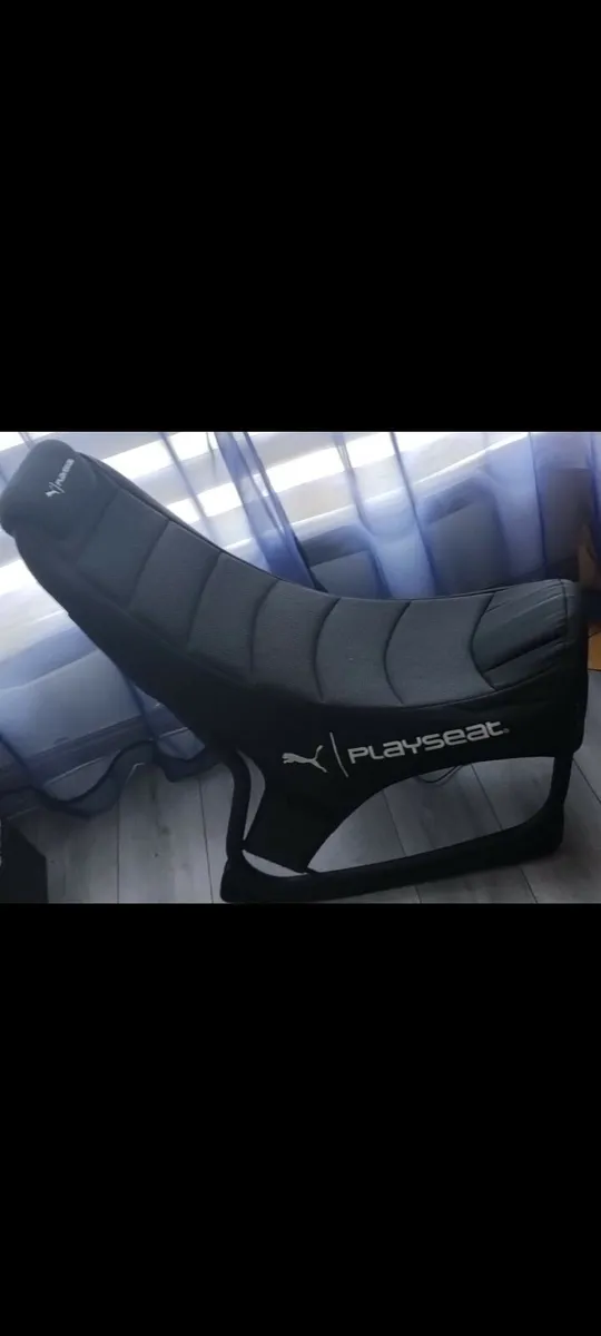 Gaming seat
