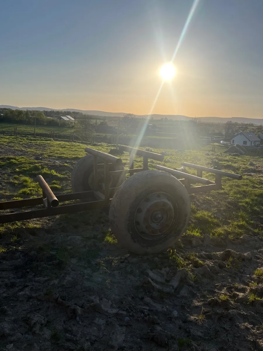 Bale trailer - Image 1