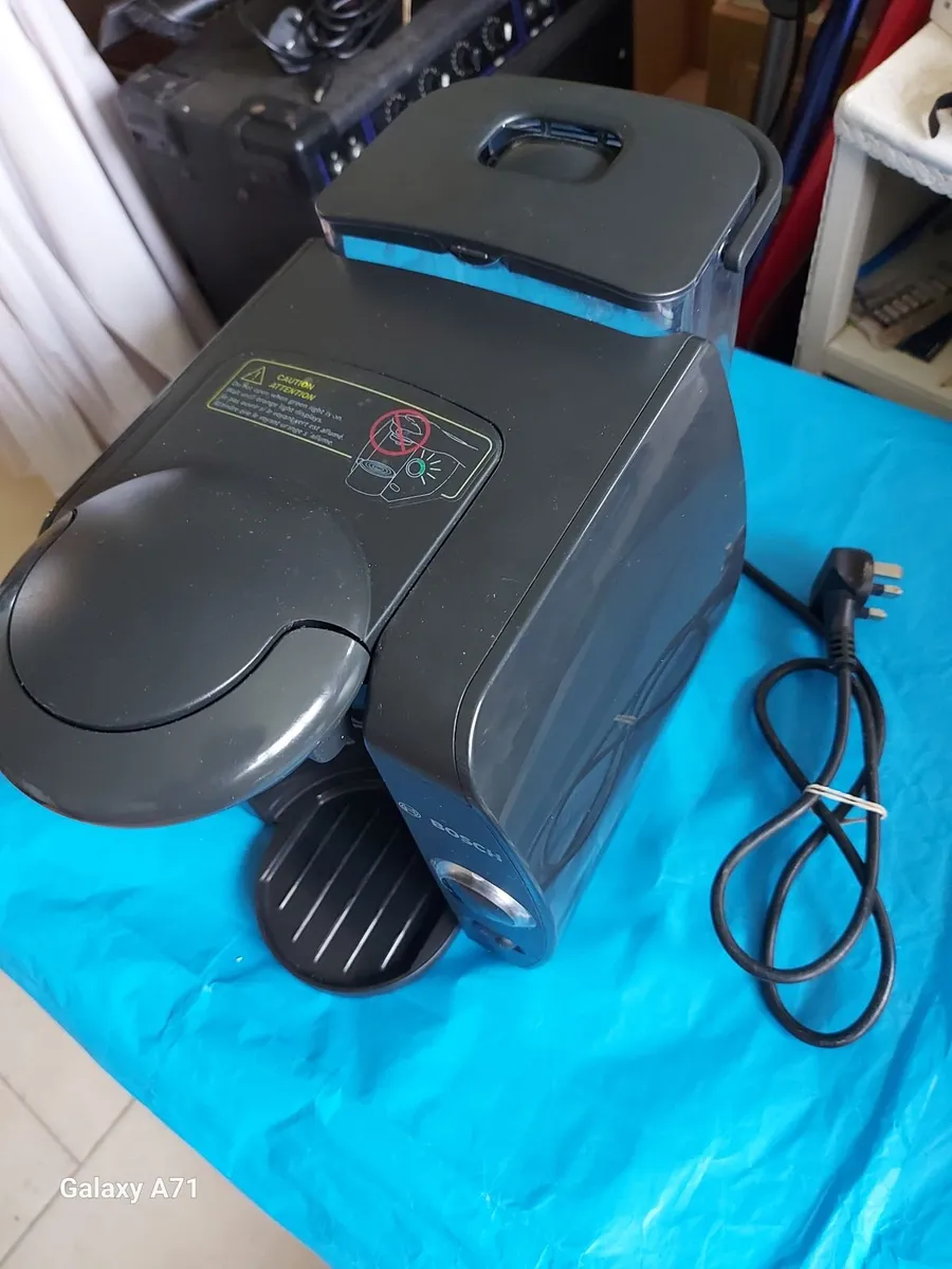 Bosch Coffee Maker TAS4000GB, Excellent condition - Image 2