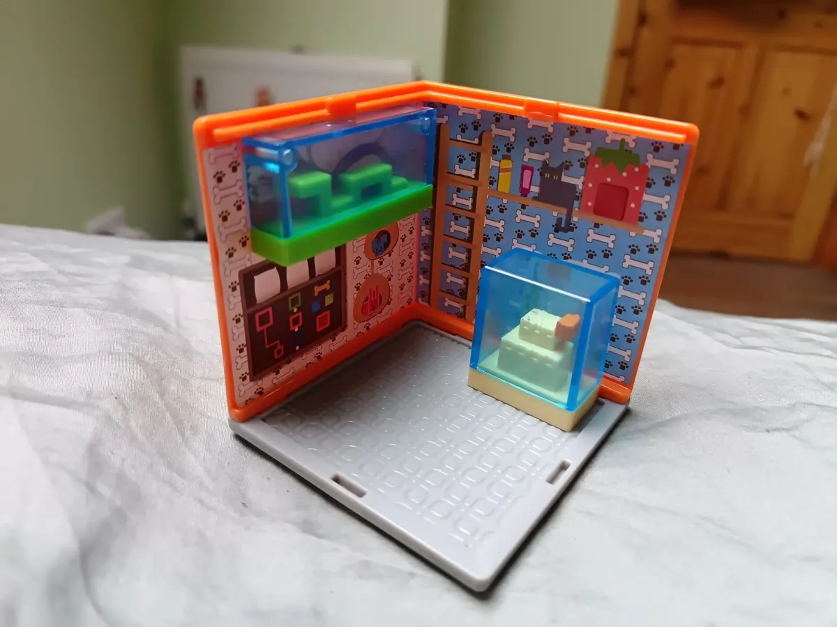 My Mini Mixieq's pet shop play set - Image 2