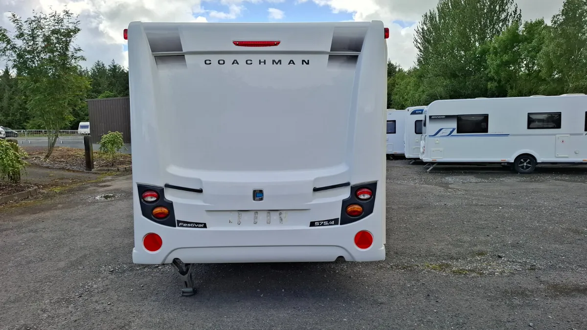 Coachman Festival 575 island bed caravan - Image 4