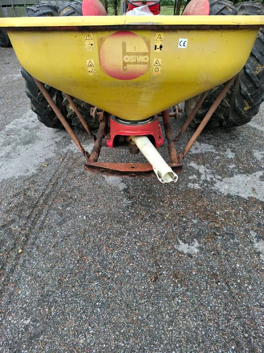 Fertiliser spreader - Image 2