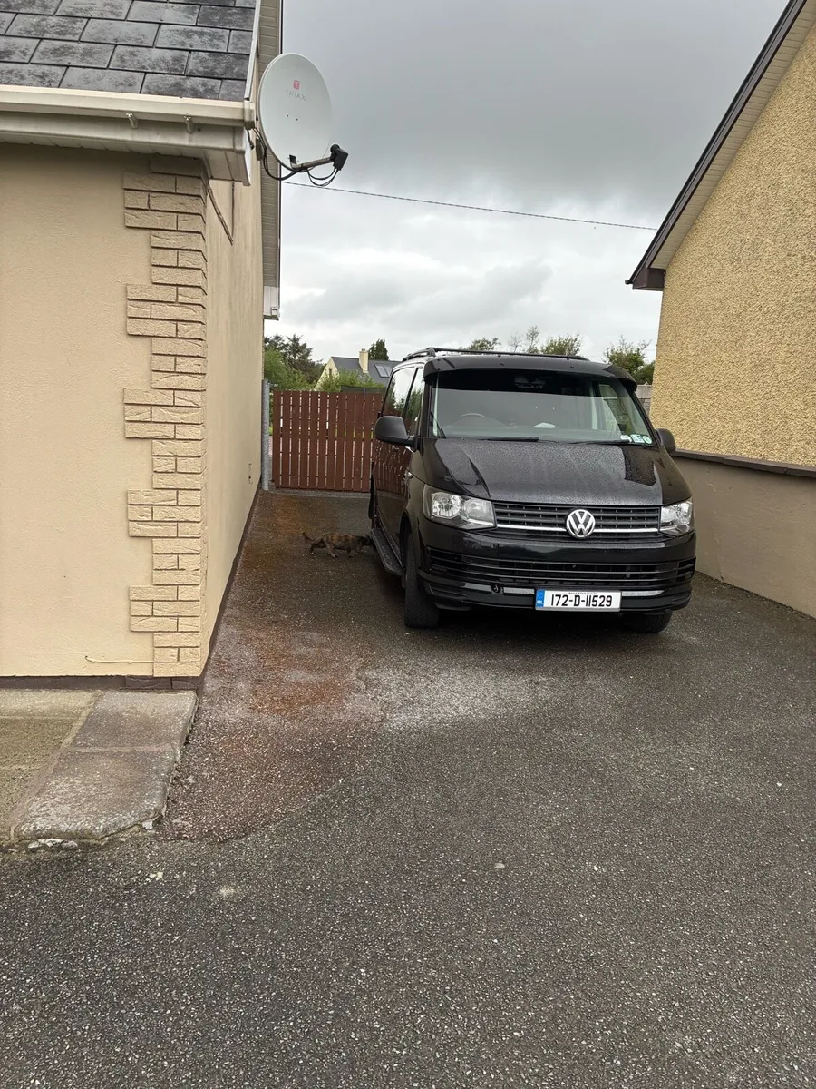 Camper van - Image 1