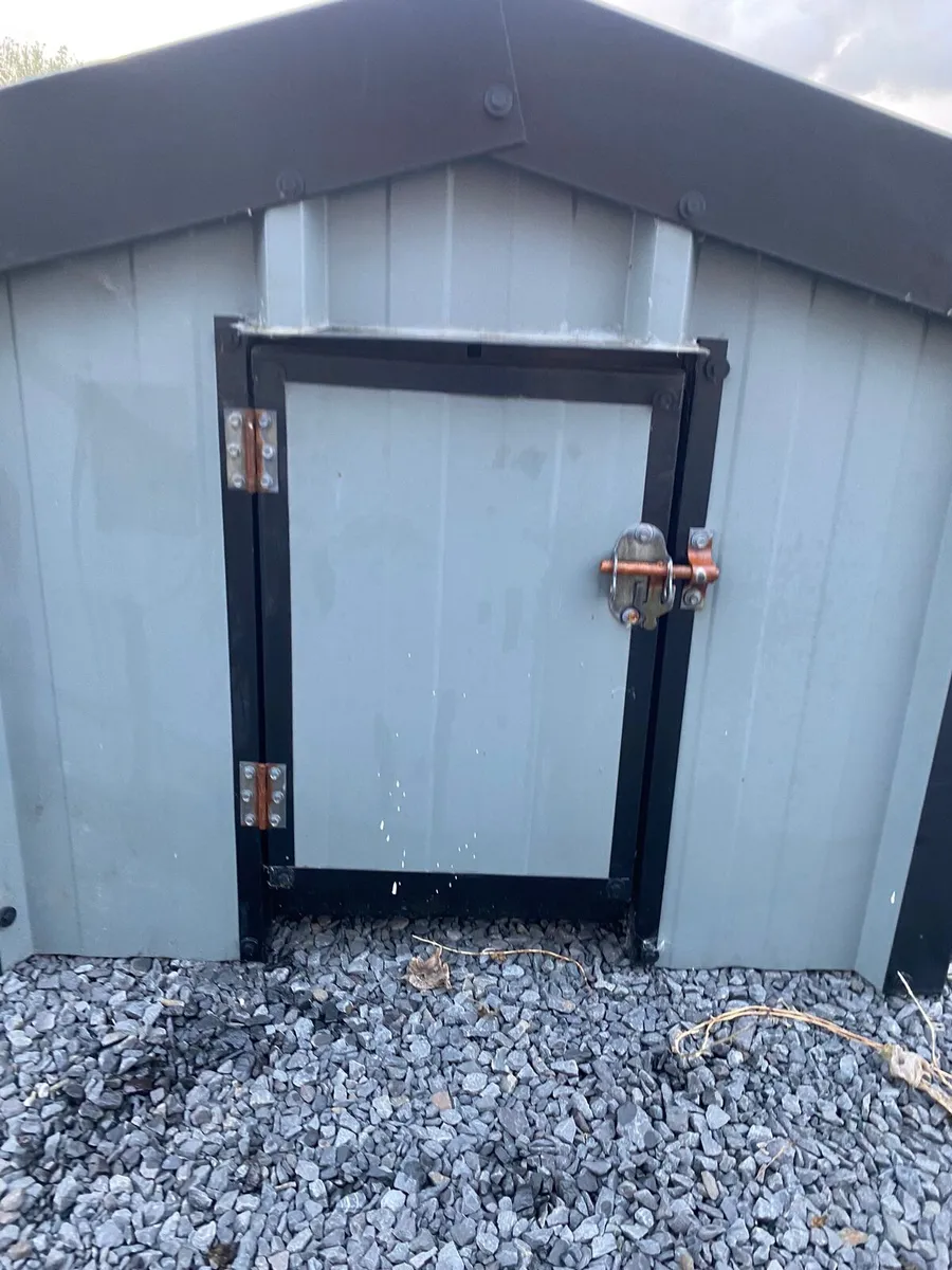 Insulated dog kennel/house - Image 3