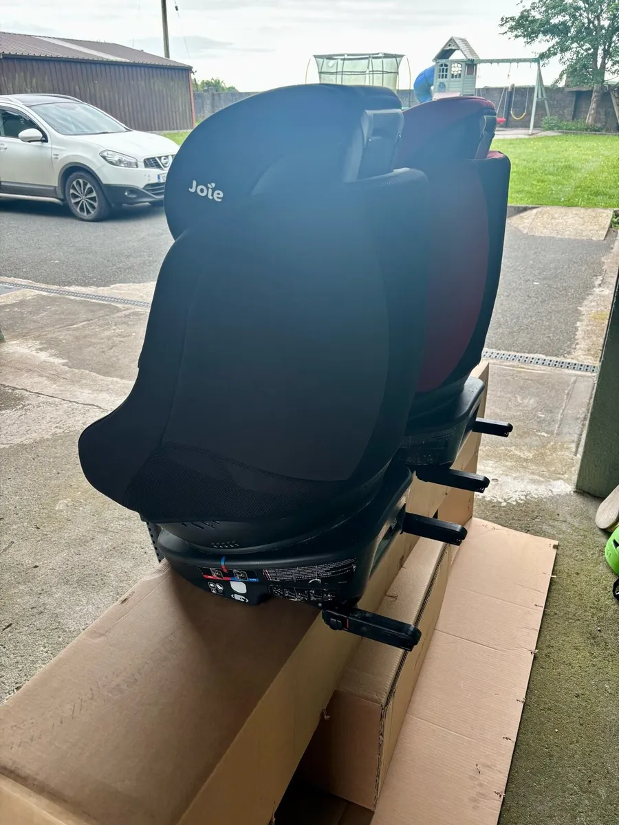 Jolie 360 car seats - Image 3