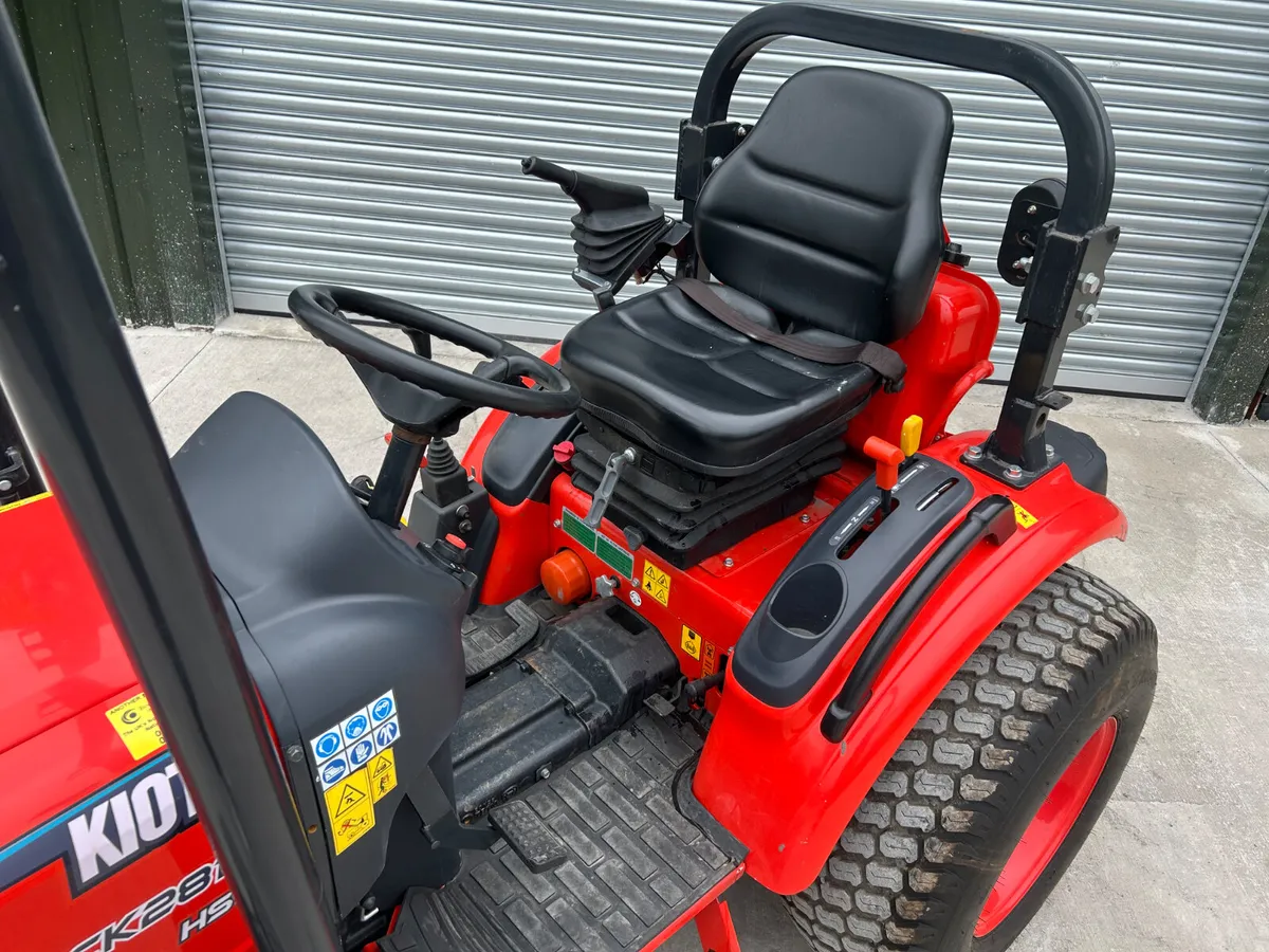 2024 Kioti CK2810HST Compact Tractor - Image 4