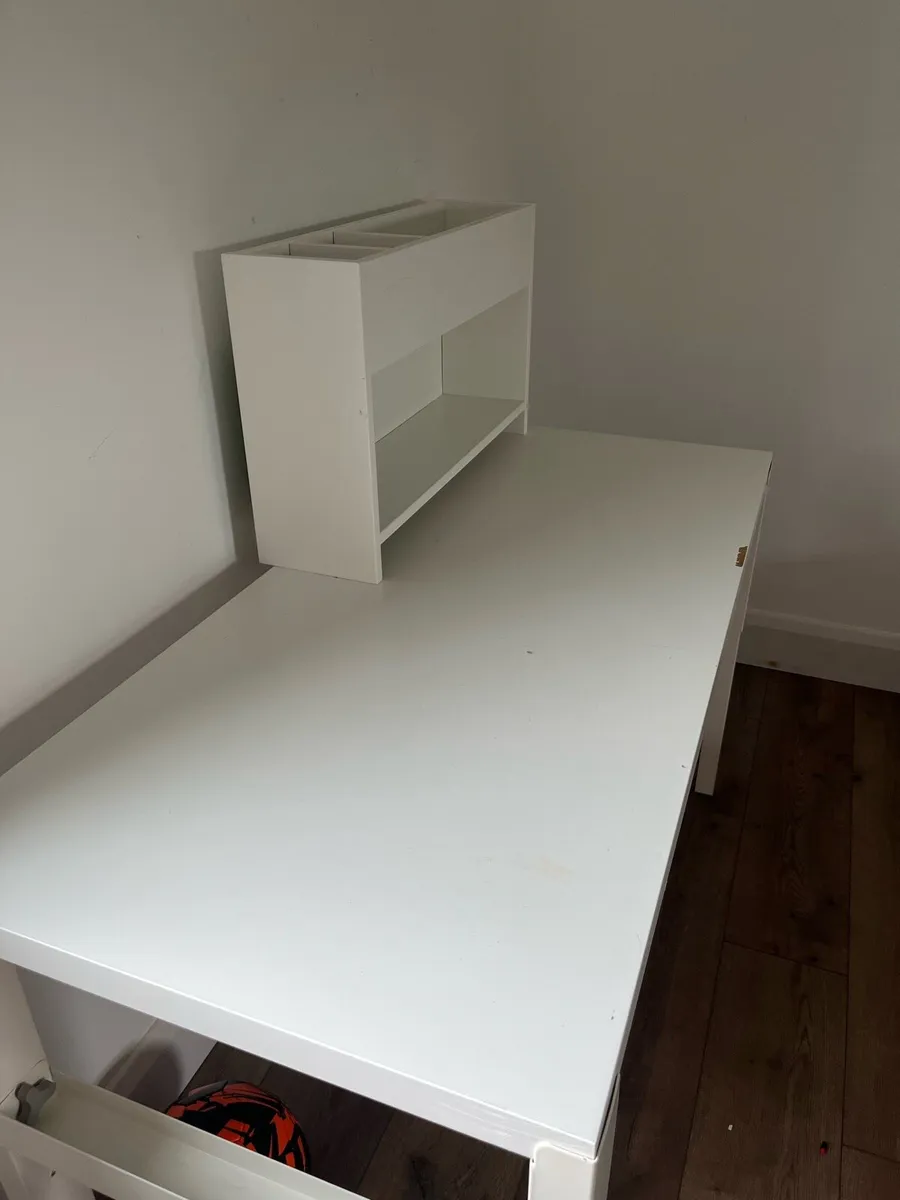 Kids desk - Image 1