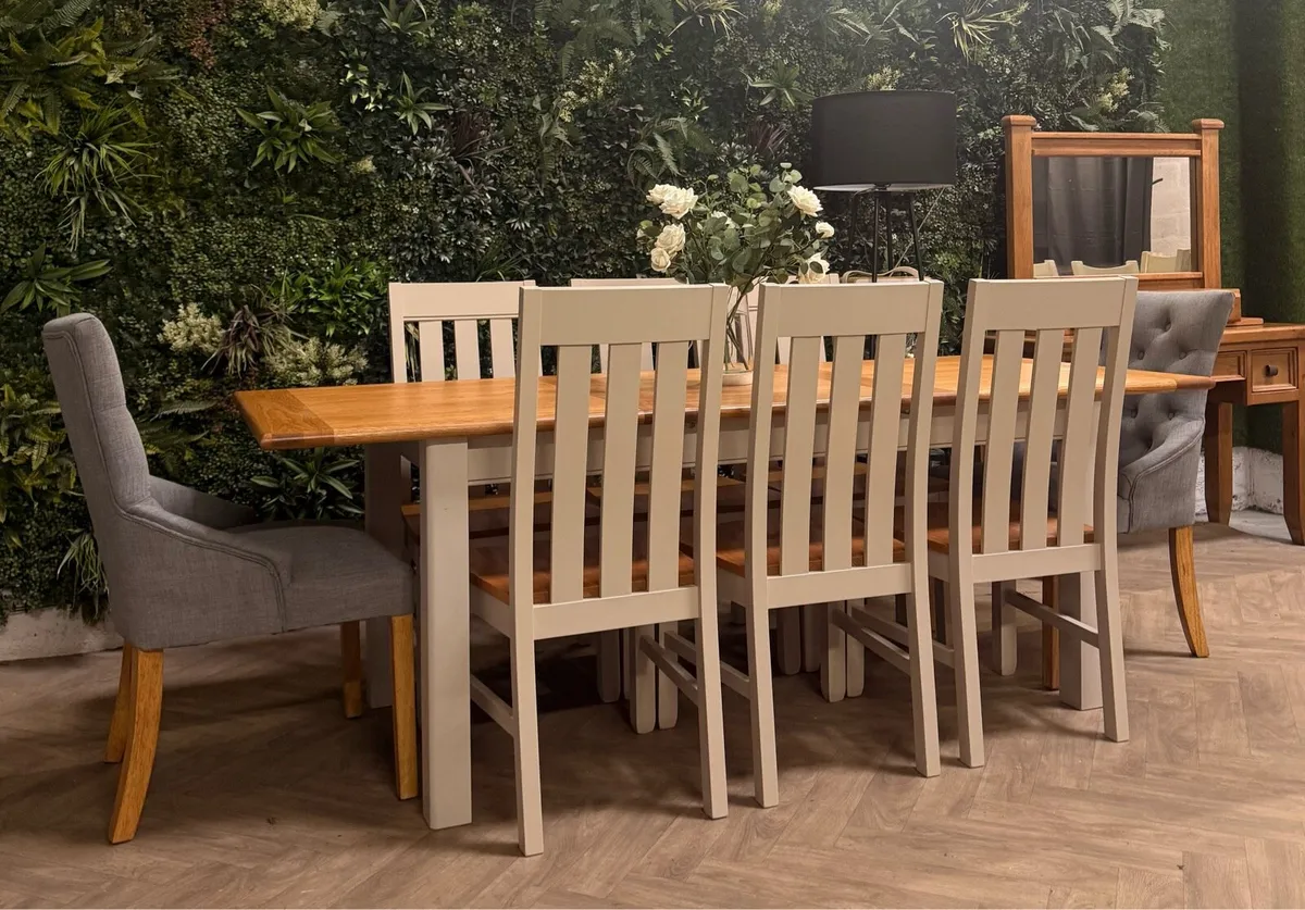 Extending oak kitchen table & 8 chairs - Image 1
