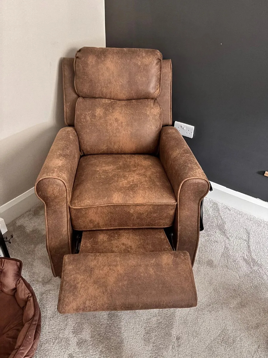 Recliner chair - Image 3