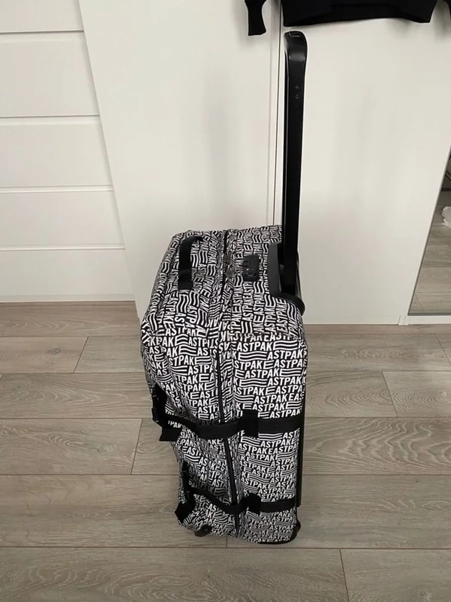 Eastpak Suitcase - Image 2