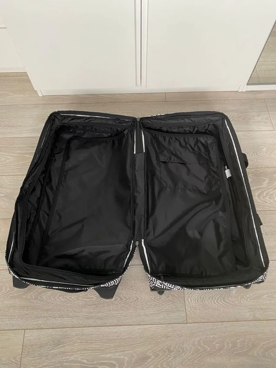 Eastpak Suitcase - Image 4