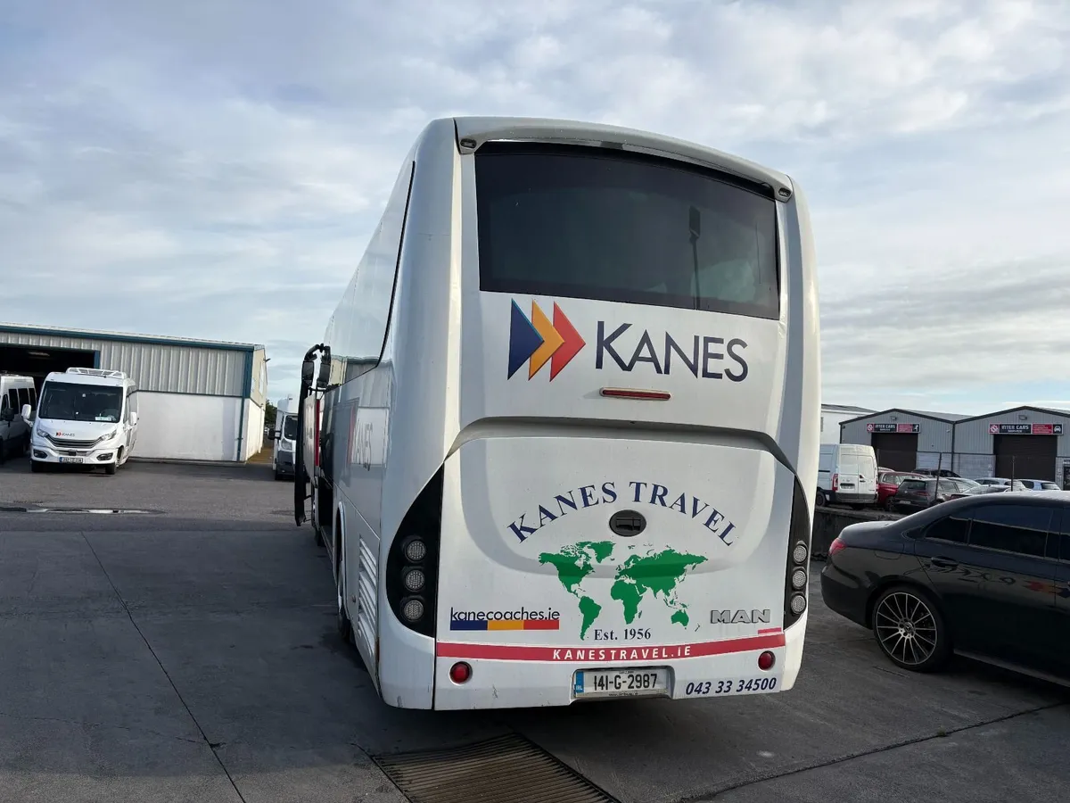 Man UNVI Touring 2014 - Image 2