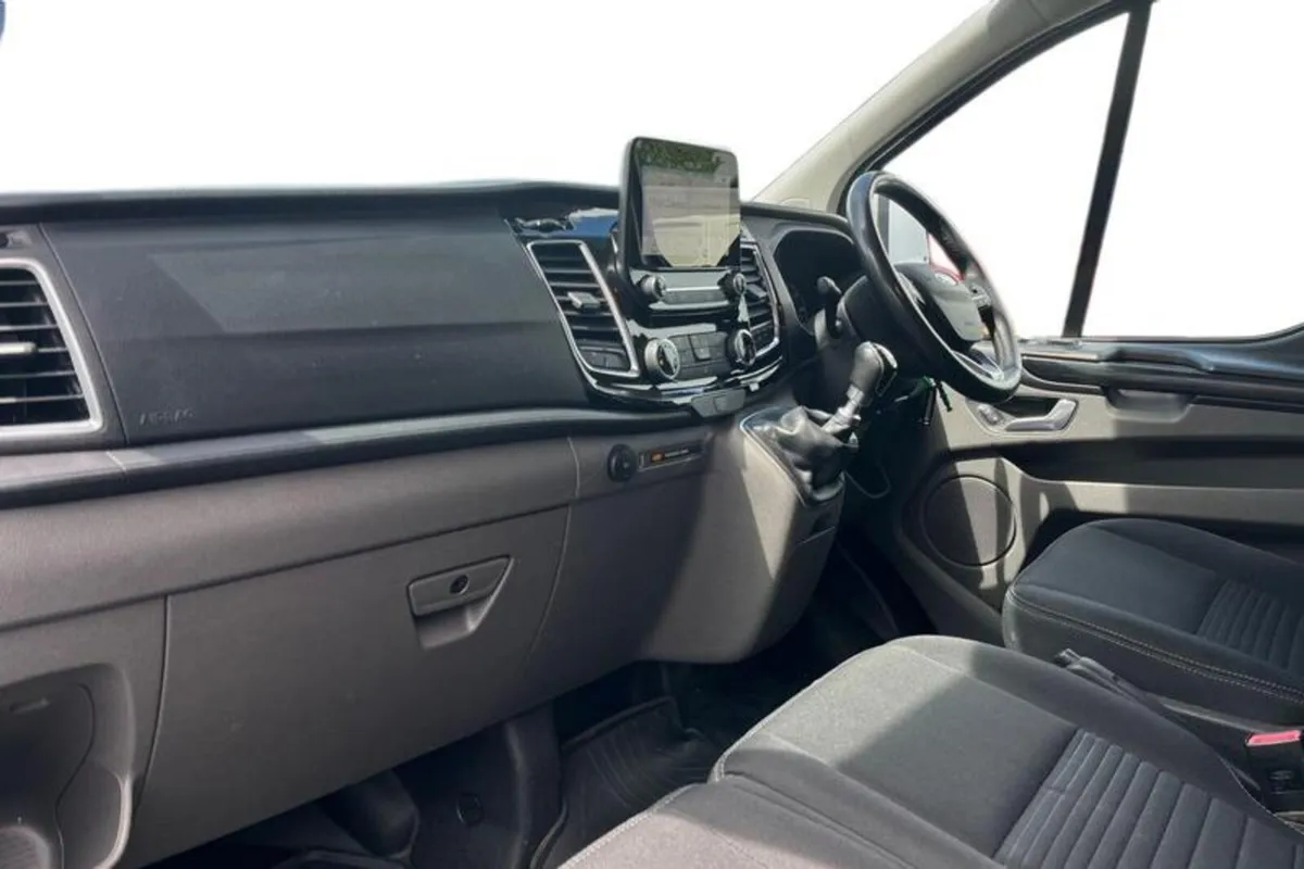 Ford Transit Custom LIMITED - Image 3