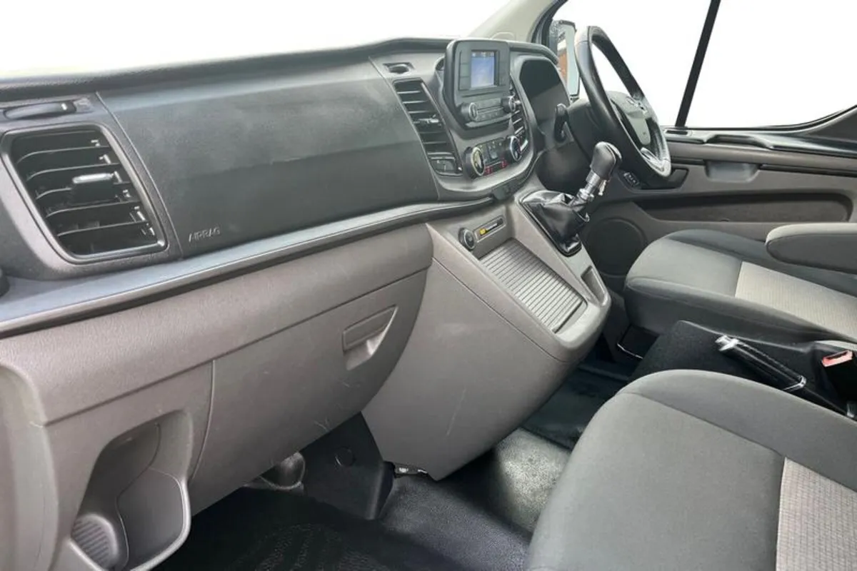 Ford Tourneo Custom BASE - Image 3