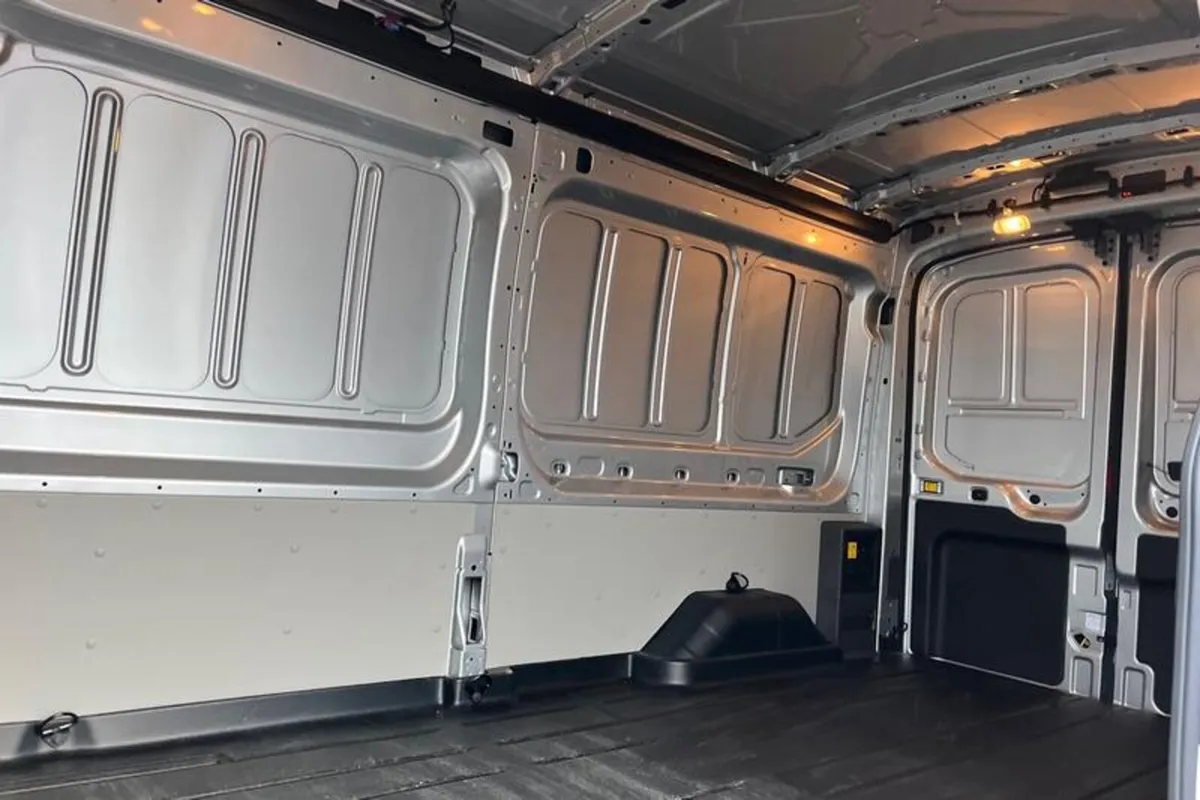 Ford E-Transit TREND - Image 4