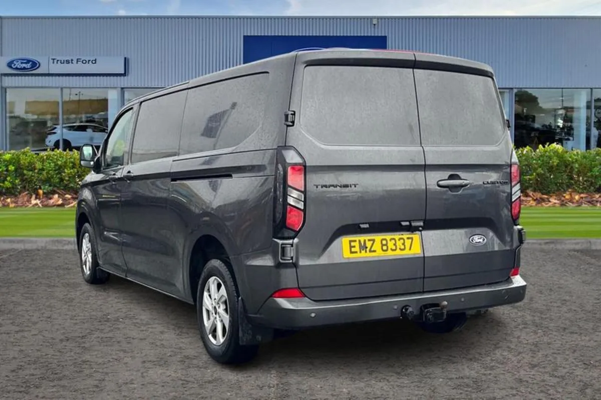 Ford Transit Custom LIMITED - Image 2