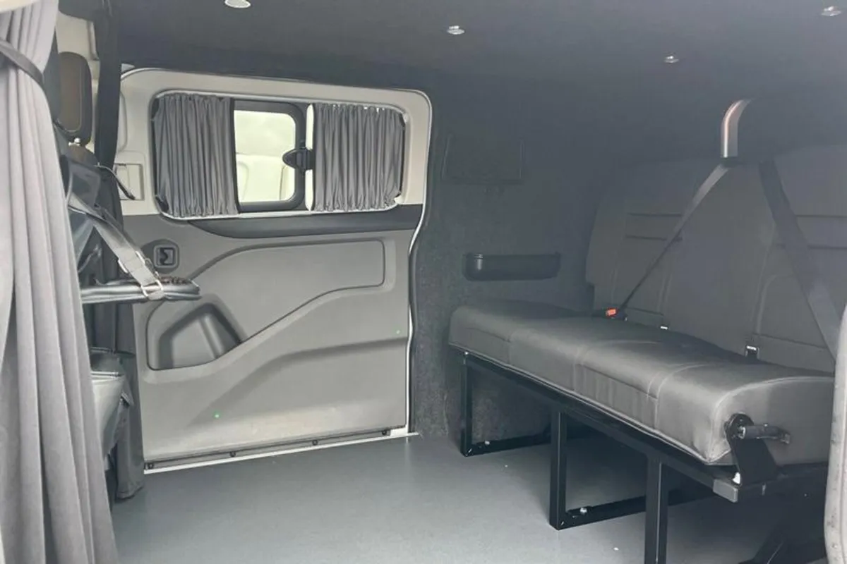 Ford Transit Custom LIMITED - Image 4