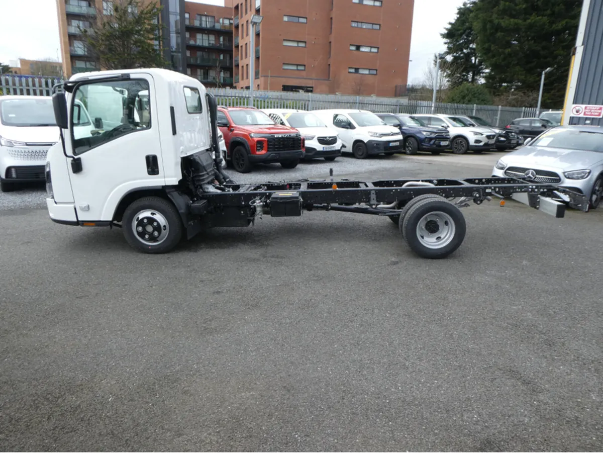 Isuzu N-Series NLR 3.5ton Isuzu Tipper at Autocity - Image 2