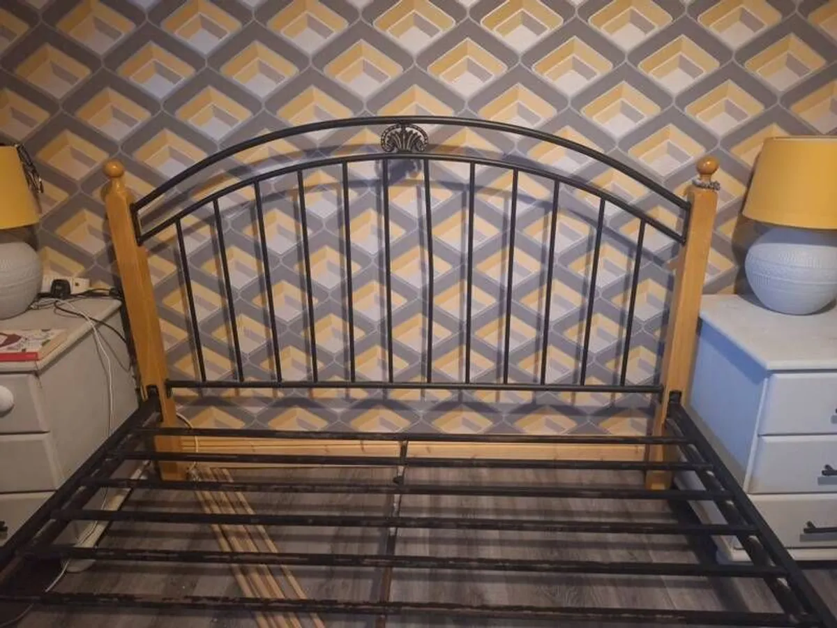 king bed - Image 2