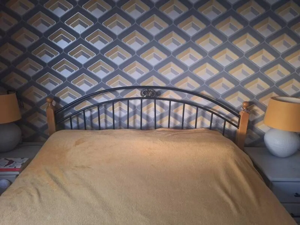 king bed - Image 4