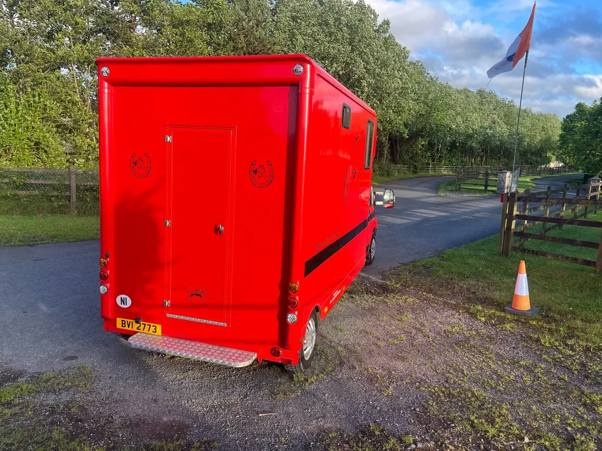 Horse transport lorry Oakland Eurolite🏇2021 - Image 2