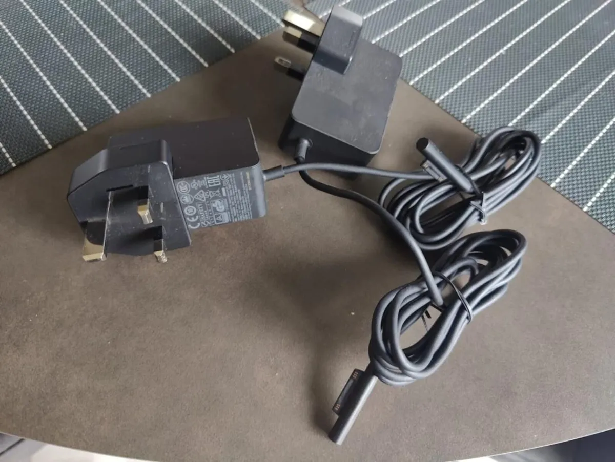 Genuine Microsoft Surface Adapter Charger 24W GO - Image 4