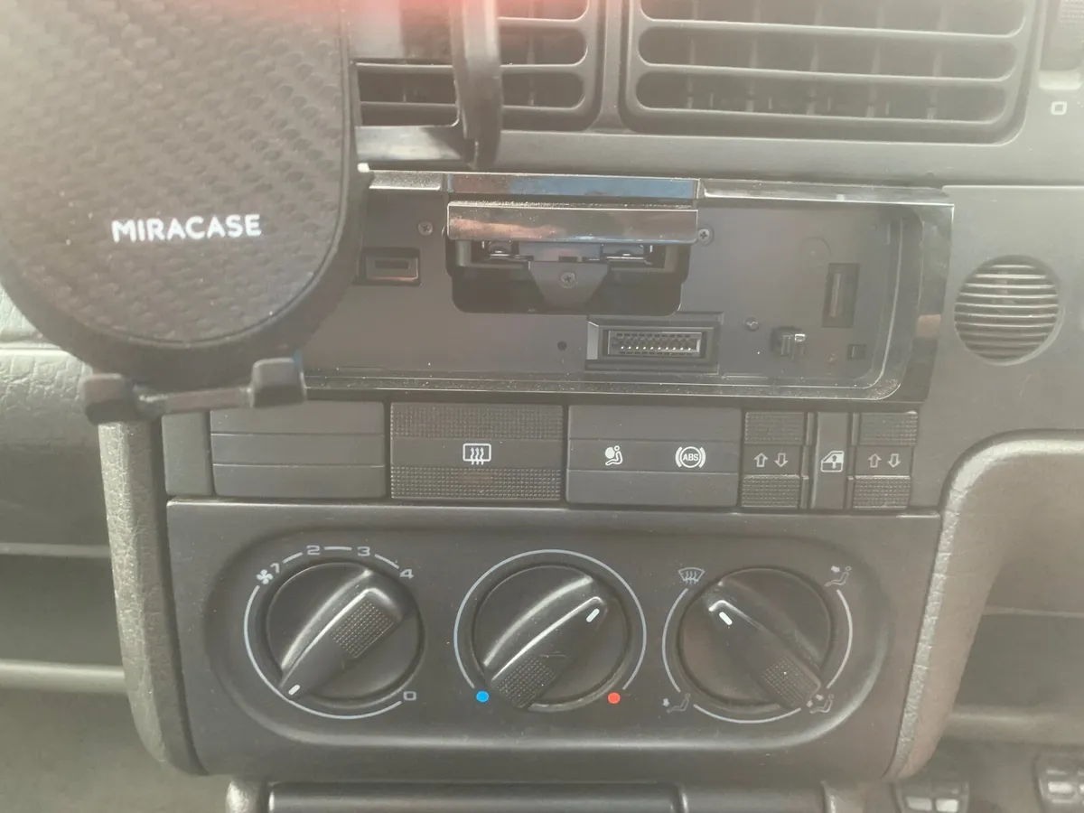 Volkswagen Passat 1995 - Image 4