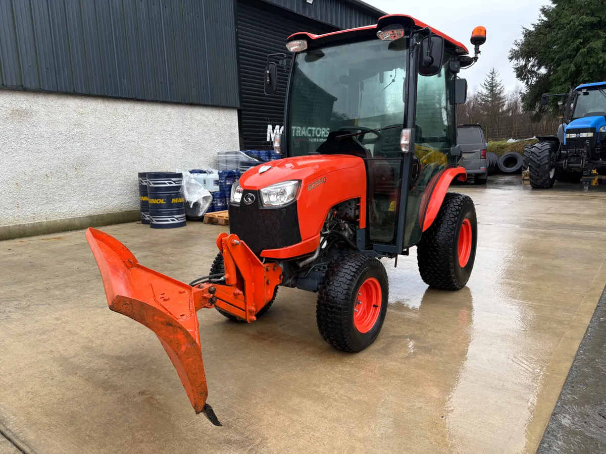 2016 Kubota B2550 Only 739 hrs - Image 3