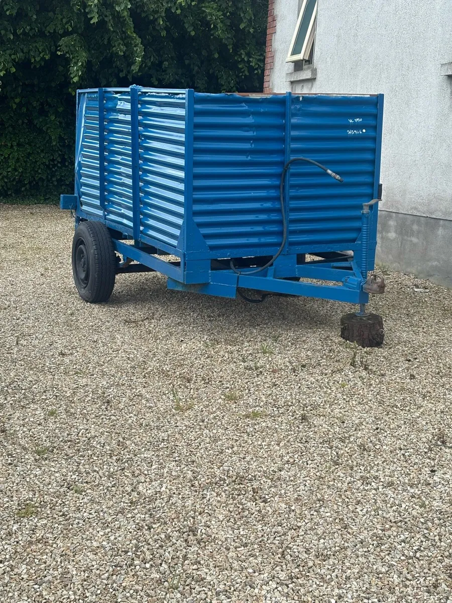 Tipping trailer - Image 1