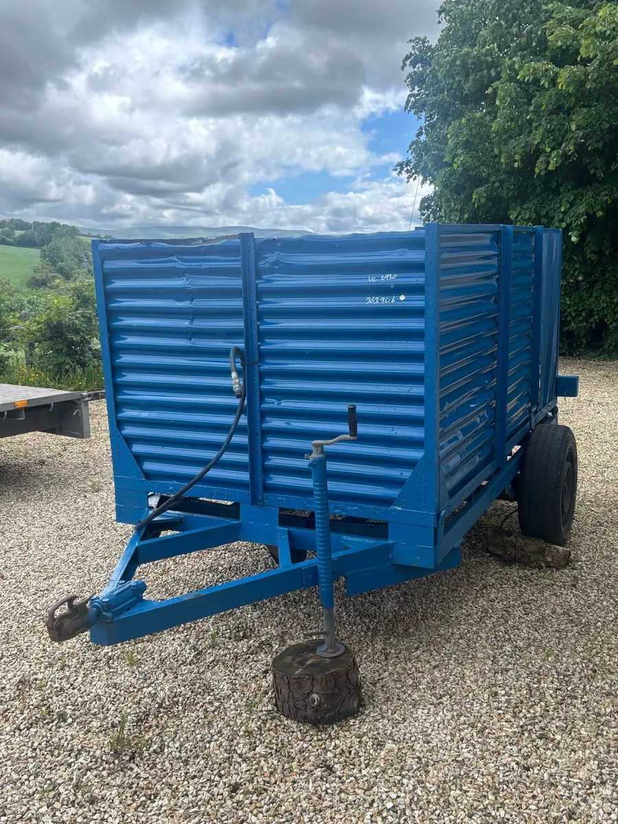 Tipping trailer - Image 2