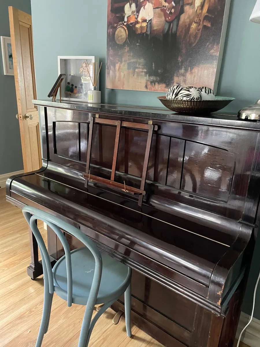 Piano - Image 1