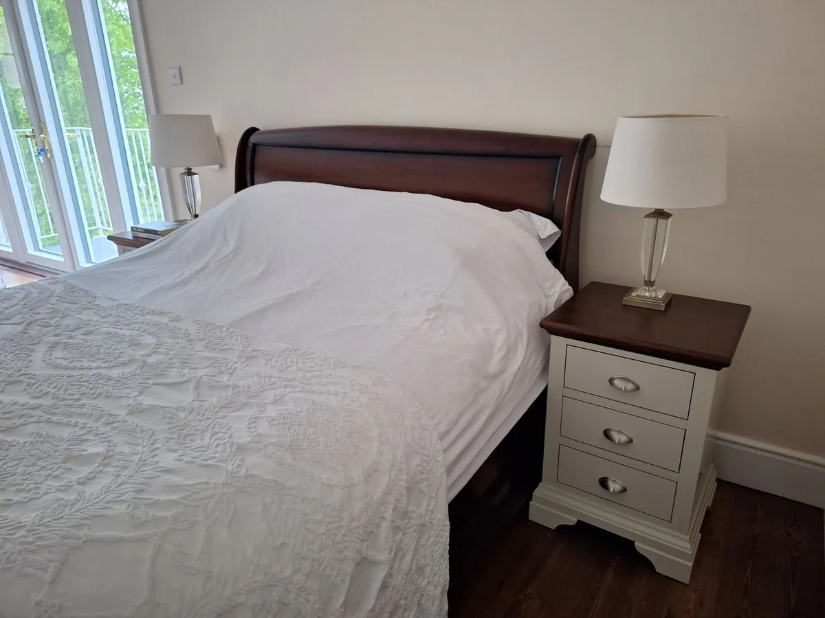 Casey's Loire Mahogany Bedroom Set I Cost €3798 - Image 3