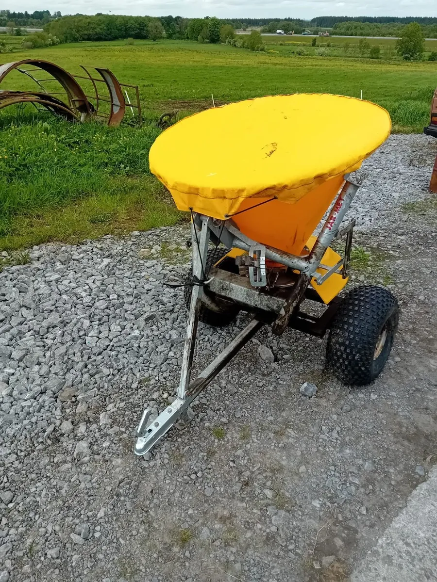 Fertiliser spreader - Image 3