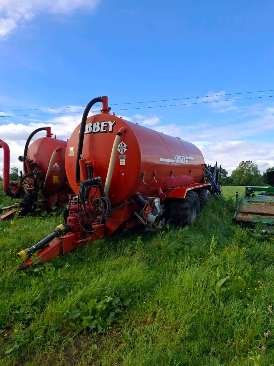 Abbey 3500 G tank & trailing shoe - Image 1