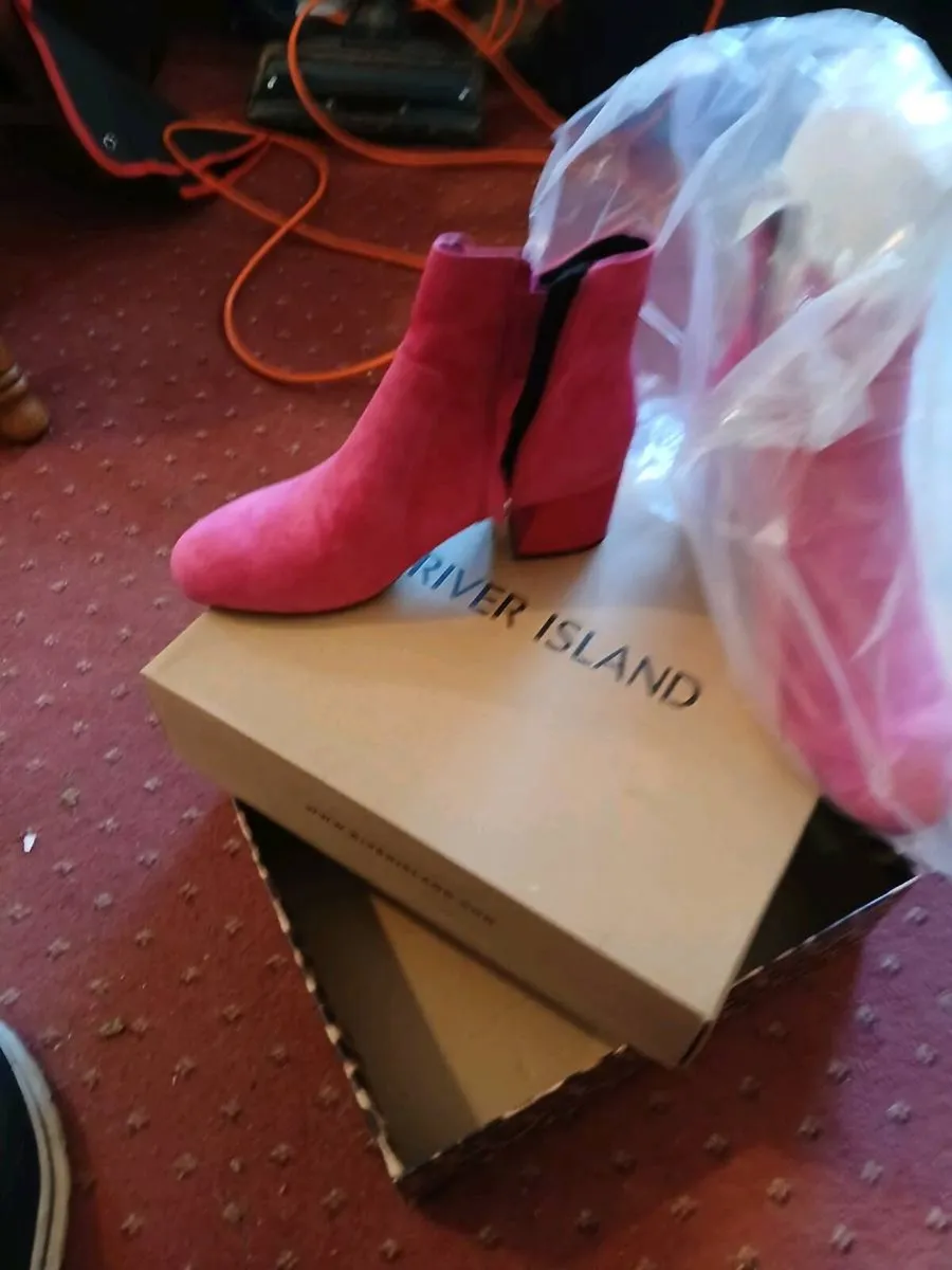River island pink boots - Image 1
