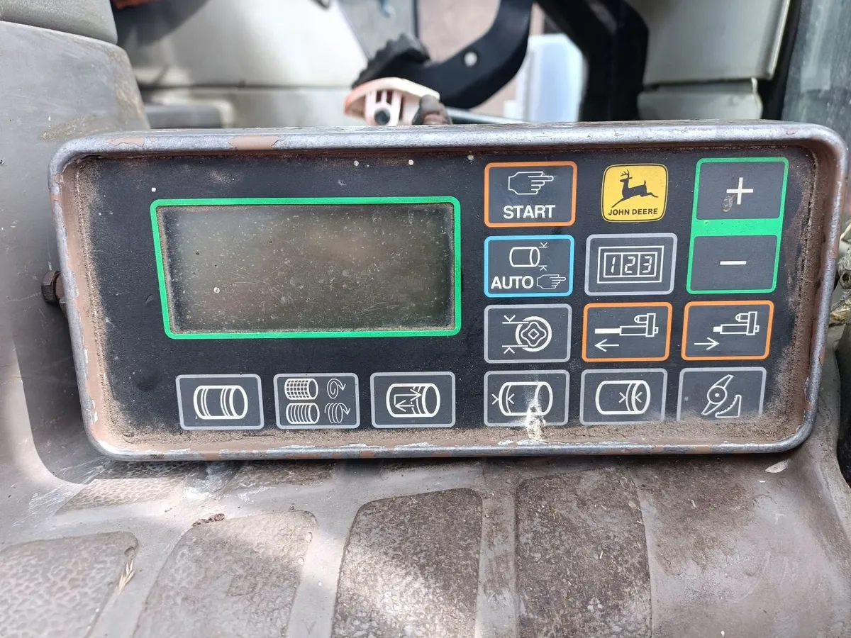 John Deere 575 Baler - Image 2