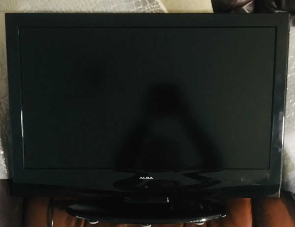 26" Digital HD Ready LCD TV with CD & DVD Player, - Image 2