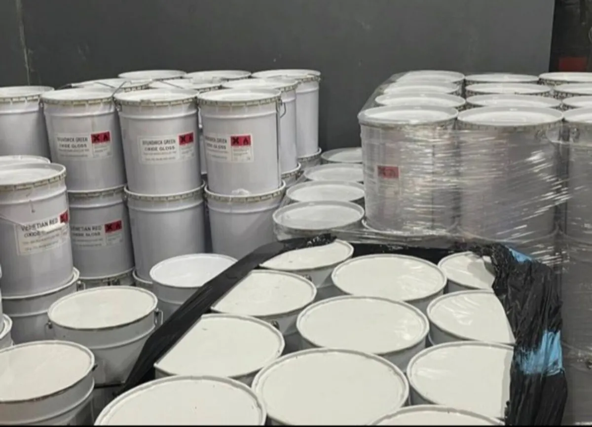 20ltr 80€ oxide paint available - Image 1