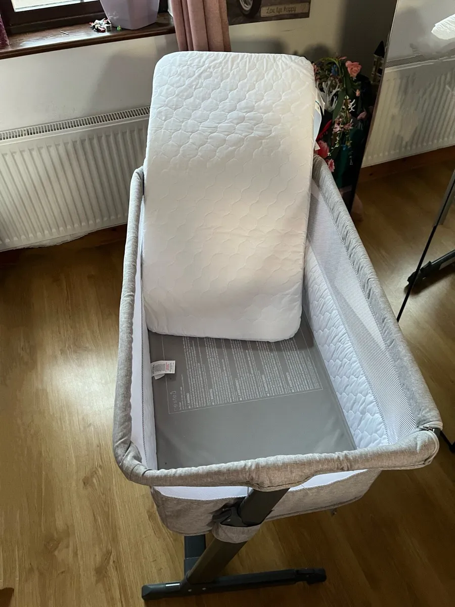 baby cot - Image 1